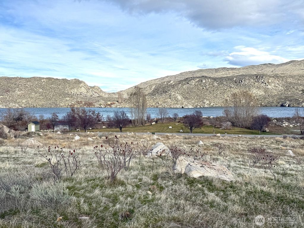 Photo of 0 NNA Lot 3 Coyote Rapids Long Plat, Pateros, WA 98846 (MLS # 2495094)