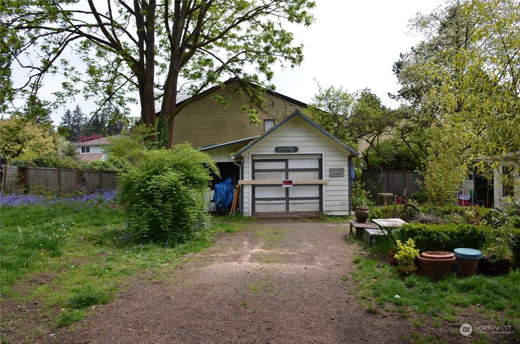 Photo of 1700 NE 145th Street, Shoreline, WA 98155 (MLS # 2041671)