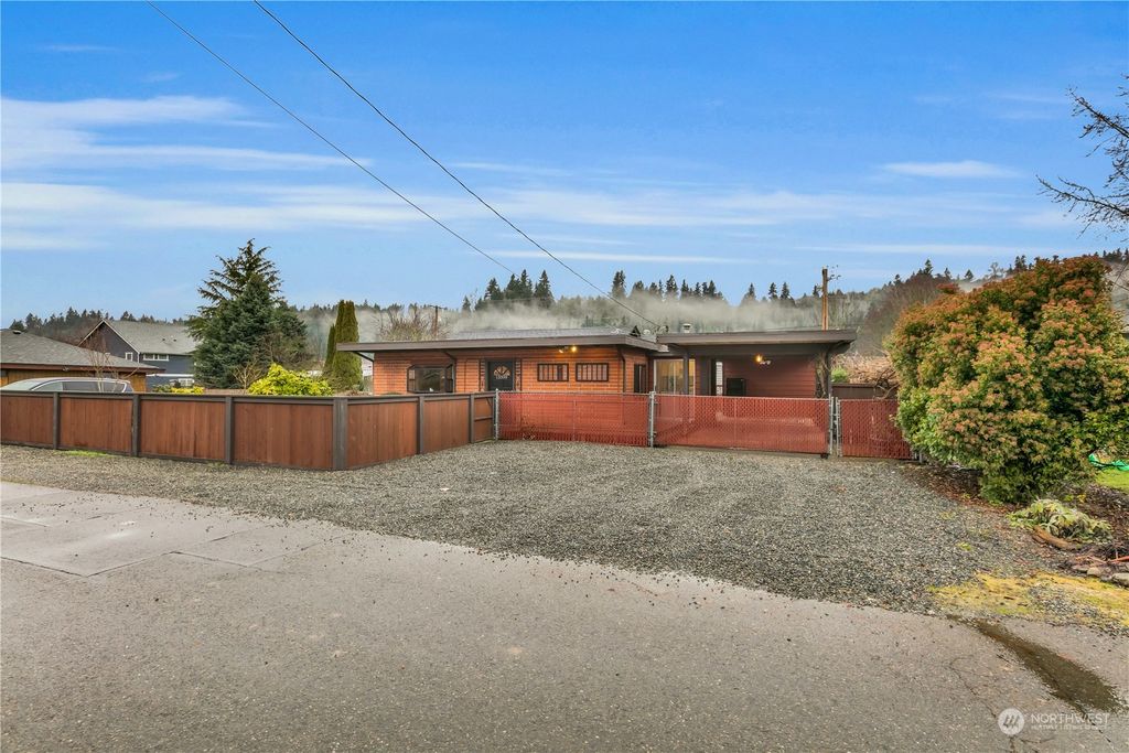 Photo of 13308 SE 149th Street, Renton, WA 98058 (MLS # 2183838)