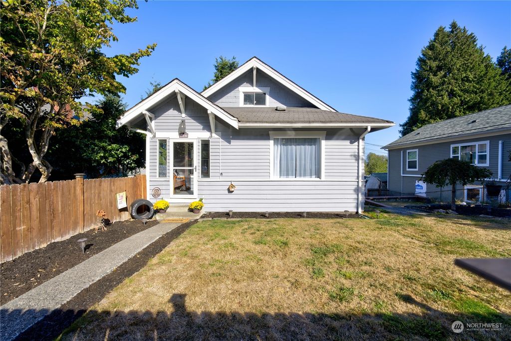 Photo of 4807 S 3rd Avenue, Everett, WA 98203 (MLS # 2162614)