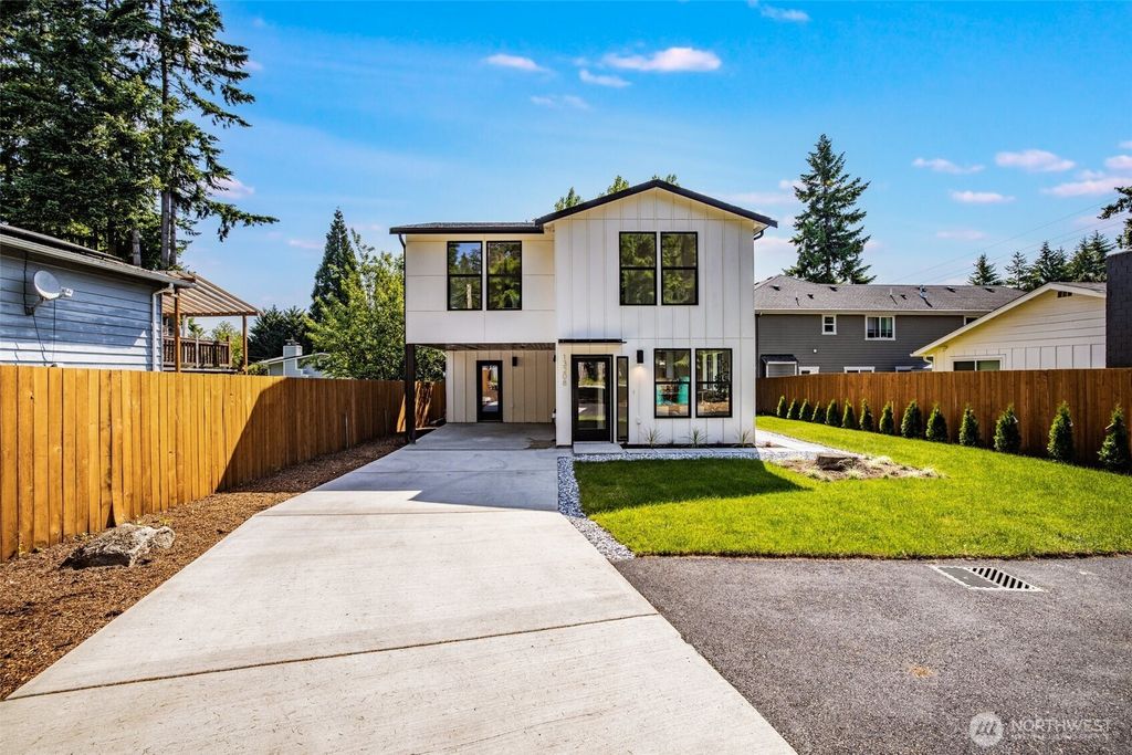 Photo of 13208 87th Avenue NE, Kirkland, WA 98034 (MLS # 2401172)