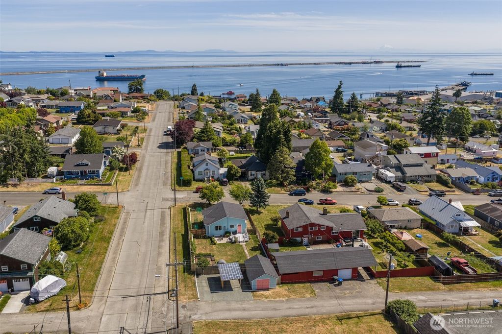 Photo of 940 W 7th Street, Port Angeles, WA 98363 (MLS # 2533718)