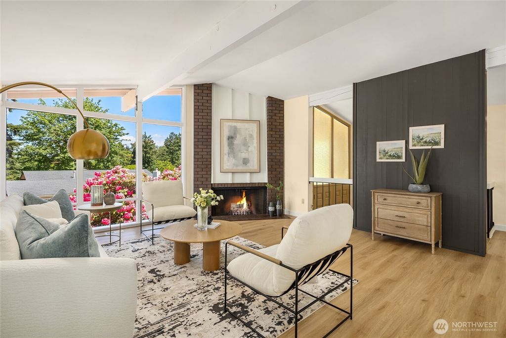 Photo of 15015 SE 46th Place, Bellevue, WA 98006 (MLS # 2530876)