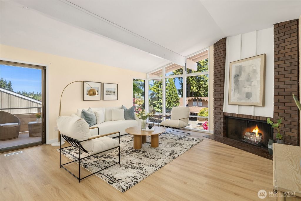 Photo of 15015 SE 46th Place, Bellevue, WA 98006 (MLS # 2530876)