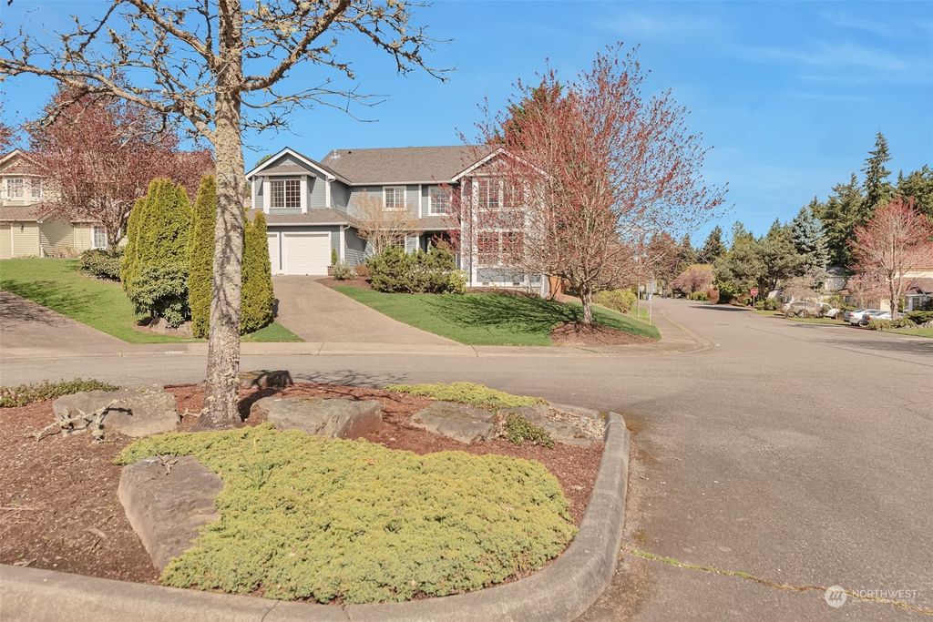 Photo of 34617 8th Avenue SW, Federal Way, WA 98023 (MLS # 2205841)