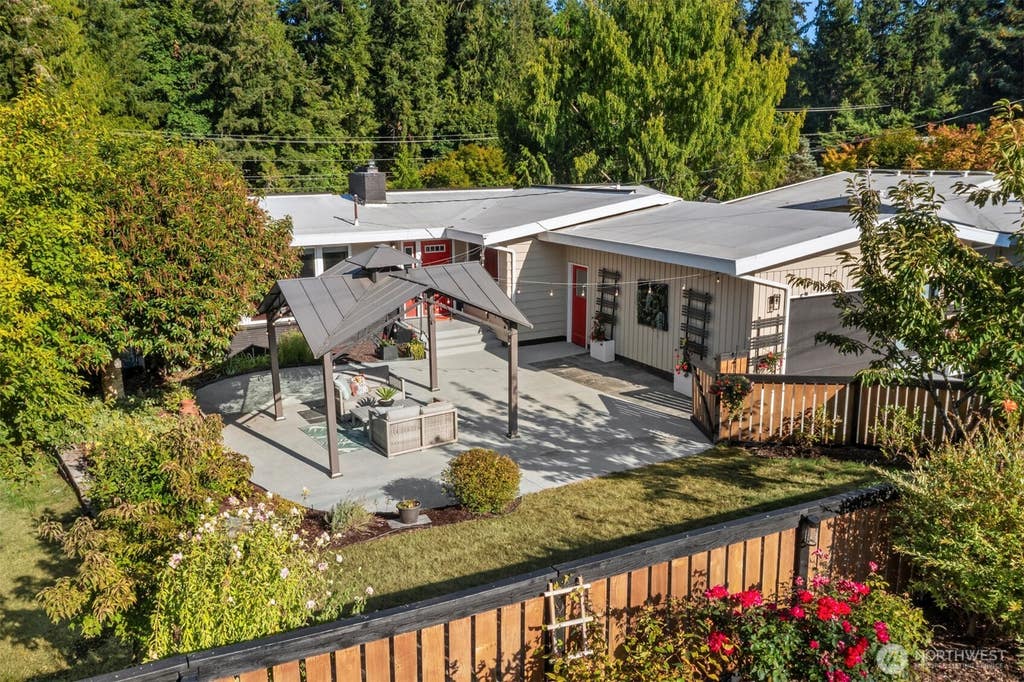 Photo of 1512 167th Avenue SE, Bellevue, WA 98008 (MLS # 2571944)