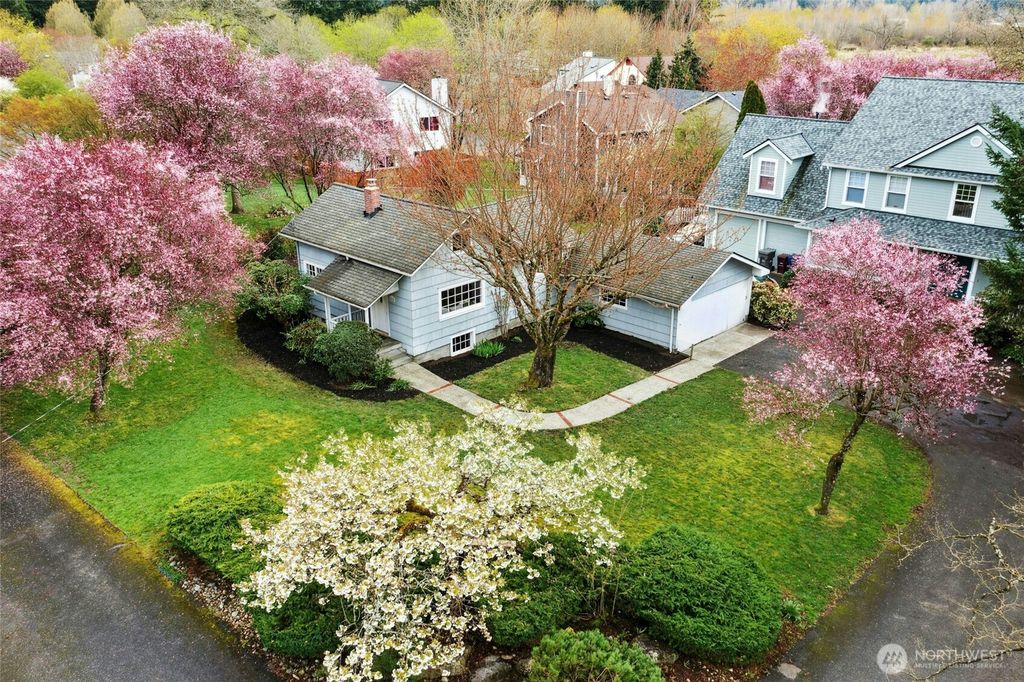 Photo of 9040 Avondale Road NE, Redmond, WA 98052 (MLS # 2352930)