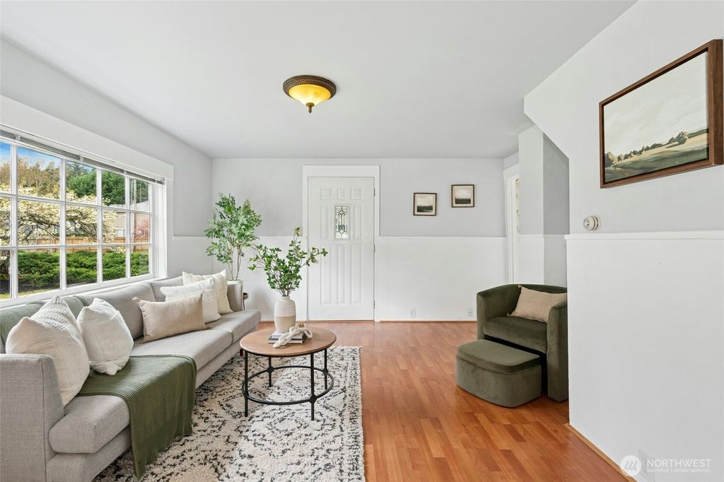 Photo of 9040 Avondale Road NE, Redmond, WA 98052 (MLS # 2352930)