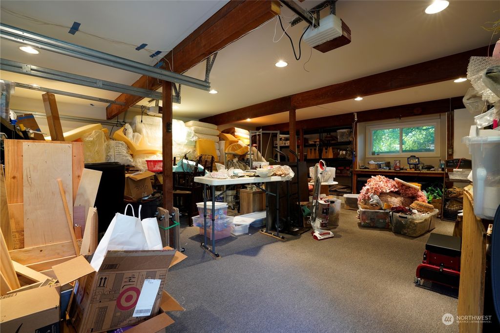 Photo of 9040 Points Drive NE, Yarrow Point, WA 98004 (MLS # 2189128)