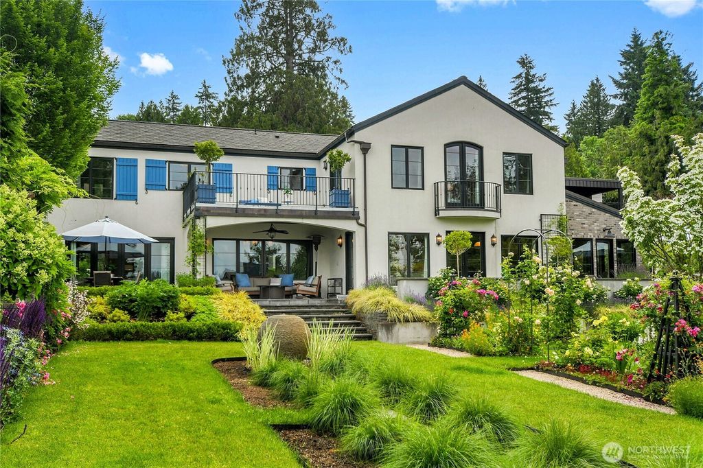 Photo of 13407 Holmes Point Drive NE, Kirkland, WA 98034 (MLS # 2391674)
