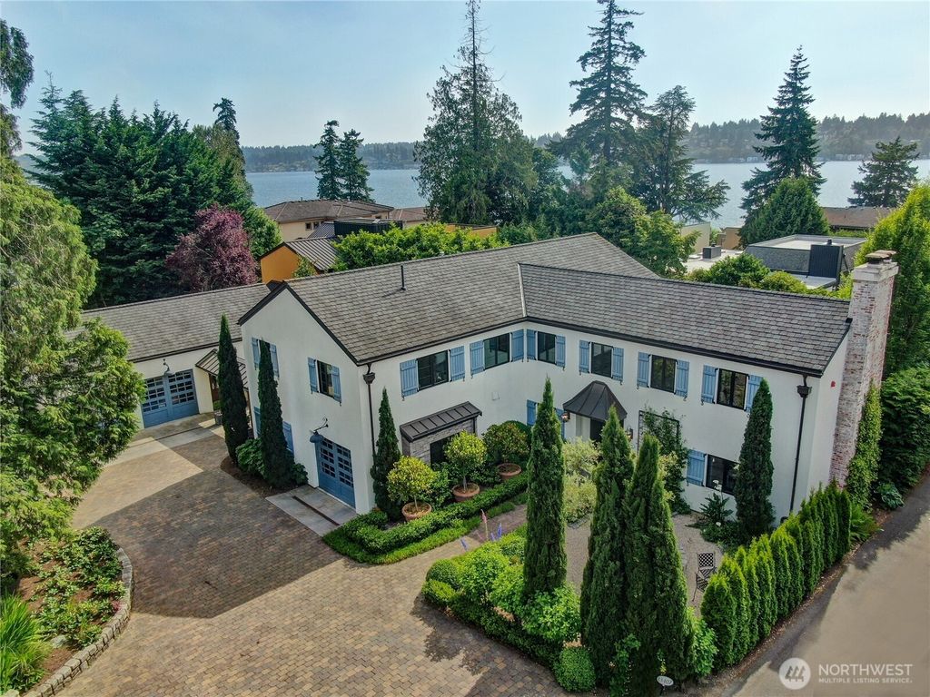 Photo of 13407 Holmes Point Drive NE, Kirkland, WA 98034 (MLS # 2391674)
