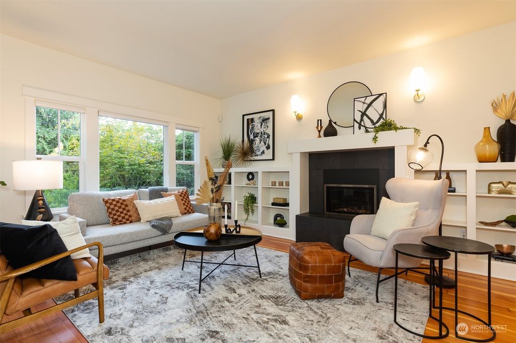 Photo of 2338 N 57th Street, Seattle, WA 98103 (MLS # 2284570)