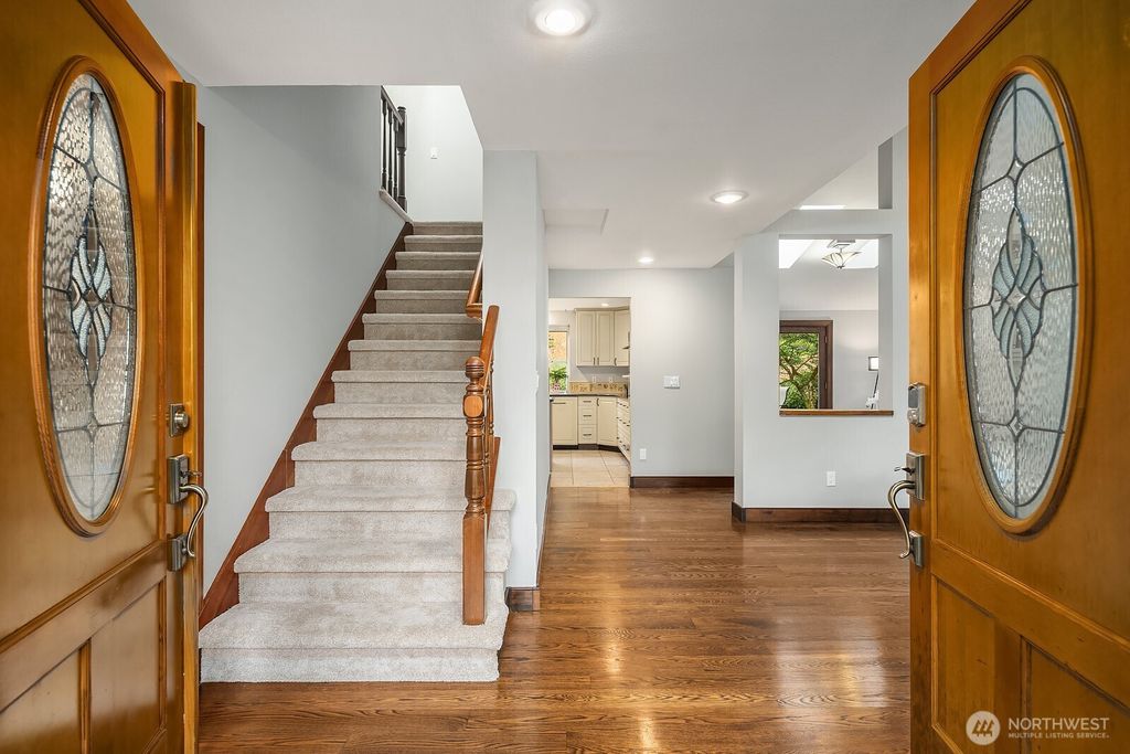 Photo of 21422 SE 37th Street, Sammamish, WA 98075 (MLS # 2523819)