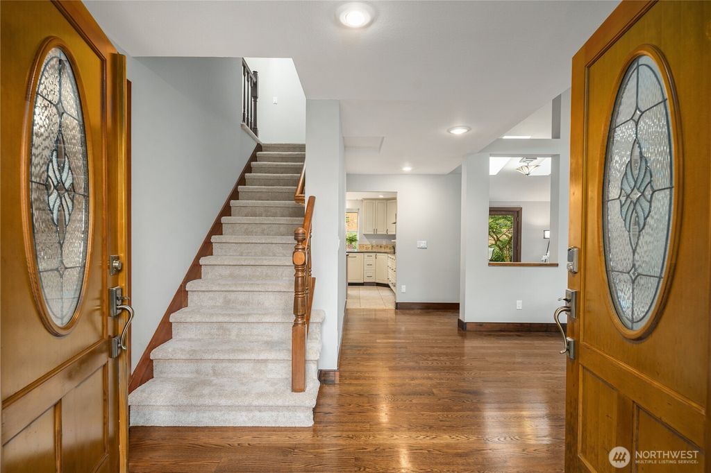Photo of 21422 SE 37th Street, Sammamish, WA 98075 (MLS # 2523819)