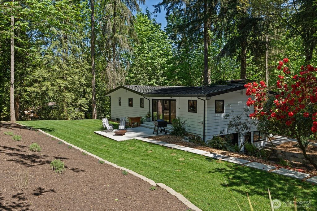 Photo of 17555 164th Avenue NE, Woodinville, WA 98072 (MLS # 2387861)