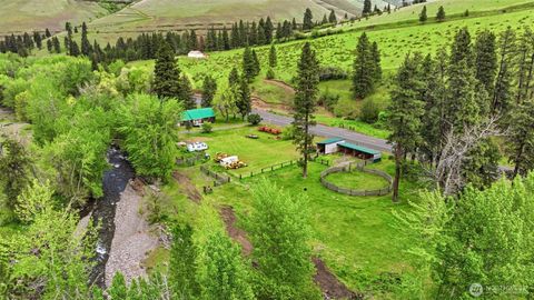 Photo of 632 N Touchet Road, Dayton, WA 99328 (MLS # 2514776)