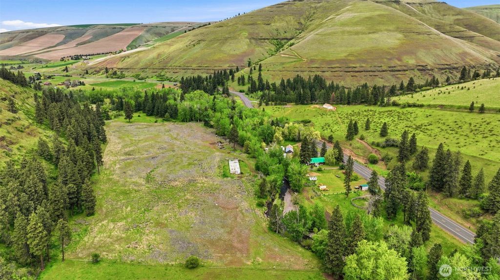 Photo of 632 N Touchet Road, Dayton, WA 99328 (MLS # 2514776)