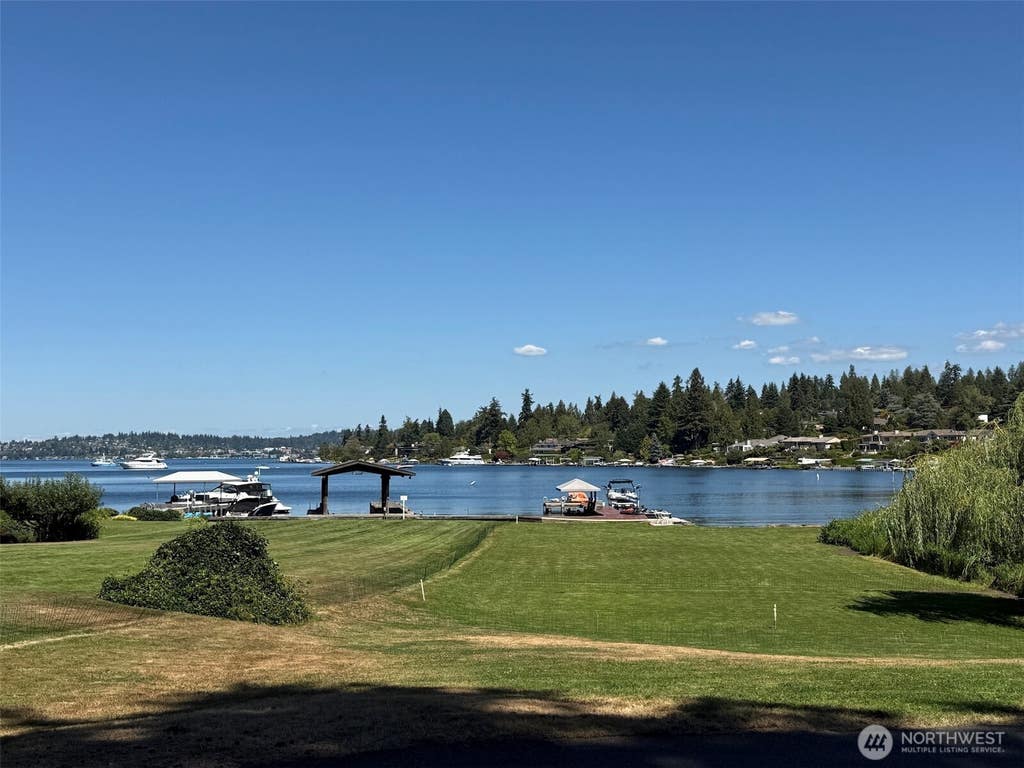 Photo of 3216 Hunts Point Road, Hunts Point, WA 98004 (MLS # 2567468)