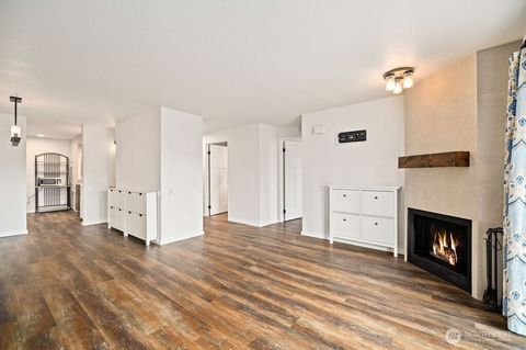 Photo of 132 Summit Avenue N #C1, Kent, WA 98030 (MLS # 2418776)