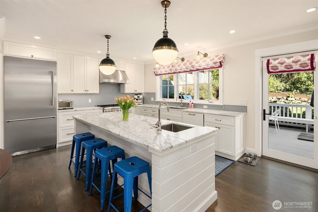 Photo of 6060 Wellesley Way NE, Seattle, WA 98115 (MLS # 2354434)