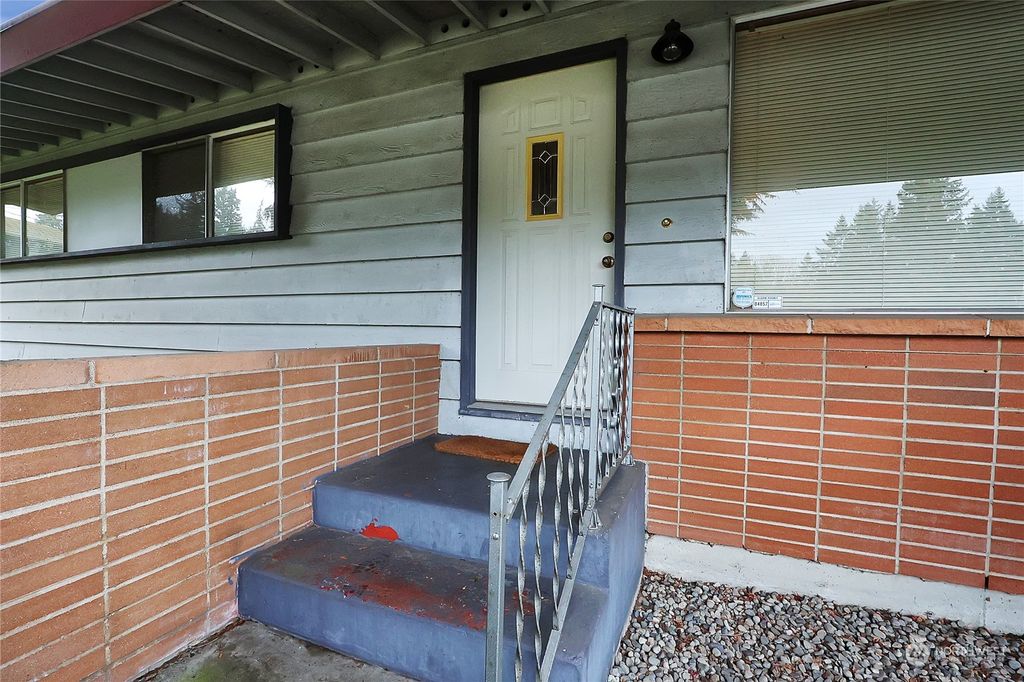Photo of 30233 7th Avenue S, Federal Way, WA 98003 (MLS # 2190533)
