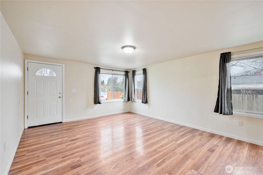 Photo of 96 Dirk Lane, Kelso, WA 98626 (MLS # 2470428)