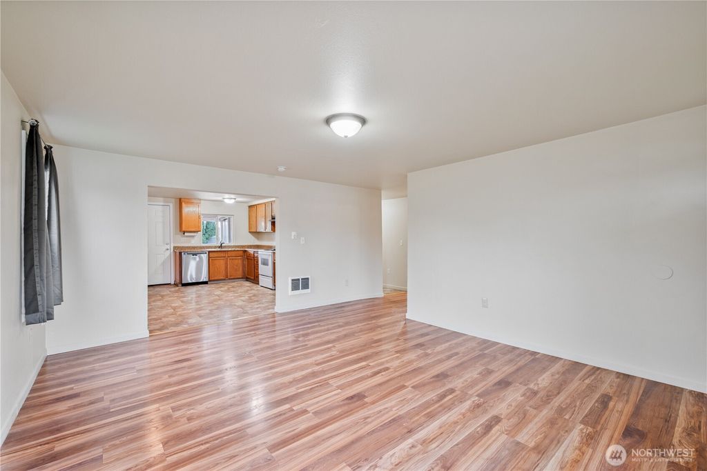 Photo of 96 Dirk Lane, Kelso, WA 98626 (MLS # 2470428)