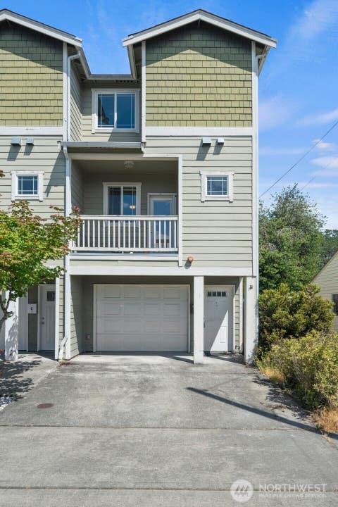 Photo of 5621 S Lawrence Street #D, Tacoma, WA 98409 (MLS # 2566164)
