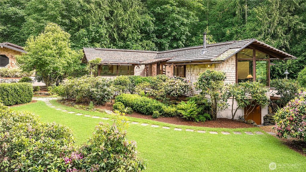 Photo of 19611 NE Redmond Road, Redmond, WA 98053 (MLS # 2530555)