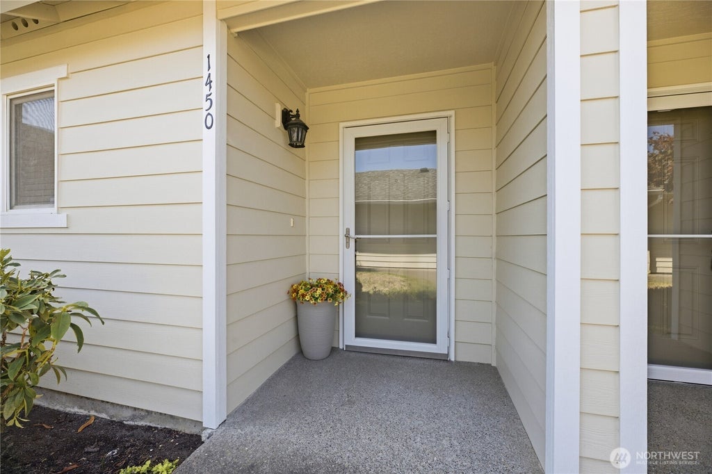 Photo of 1450 Mountain View Drive, Enumclaw, WA 98022 (MLS # 2583900)