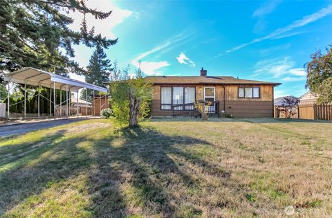 Photo of 1323 SW 113th Street, Seattle, WA 98146 (MLS # 2446981)