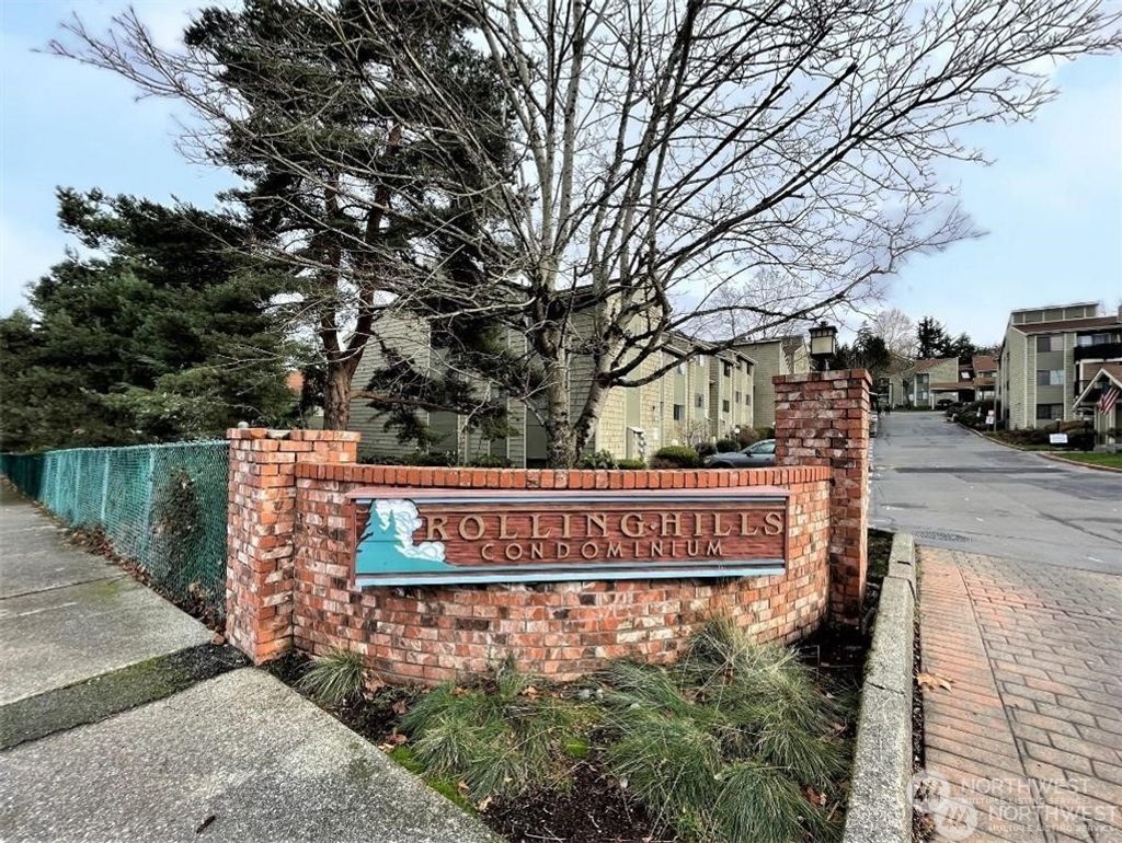 Photo of 2020 Grant Avenue S #M301, Renton, WA 98055 (MLS # 2204346)