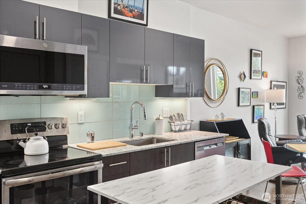 Photo of 1085 103rd Avenue NE #311, Bellevue, WA 98004 (MLS # 2549910)