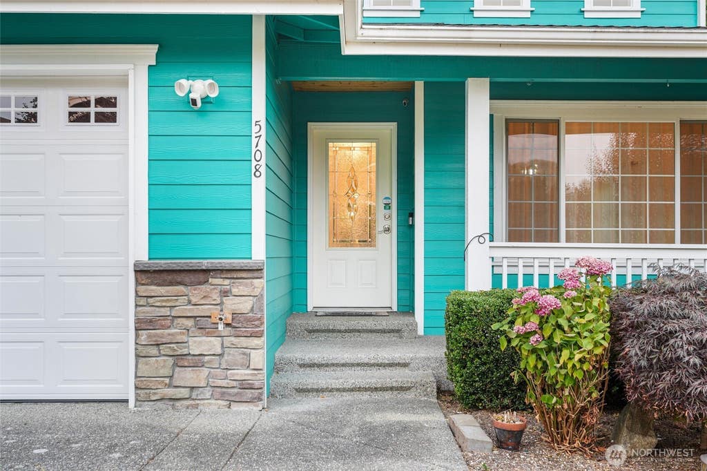 Photo of 5708 9th Drive W, Everett, WA 98203 (MLS # 2569116)