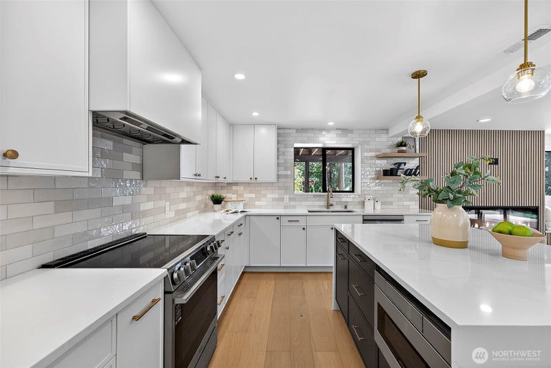 111 Point Fosdick Circle NW
