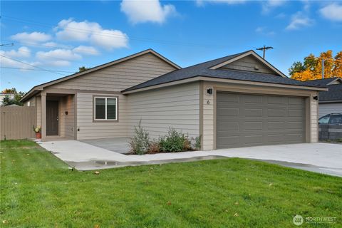 Photo of 6 N Olympia Street, Kennewick, WA 99336 (MLS # 2437022)