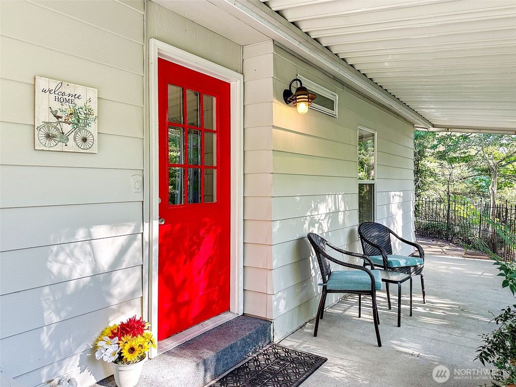 Photo of 2500 S 370th Street #160, Federal Way, WA 98003 (MLS # 2407295)