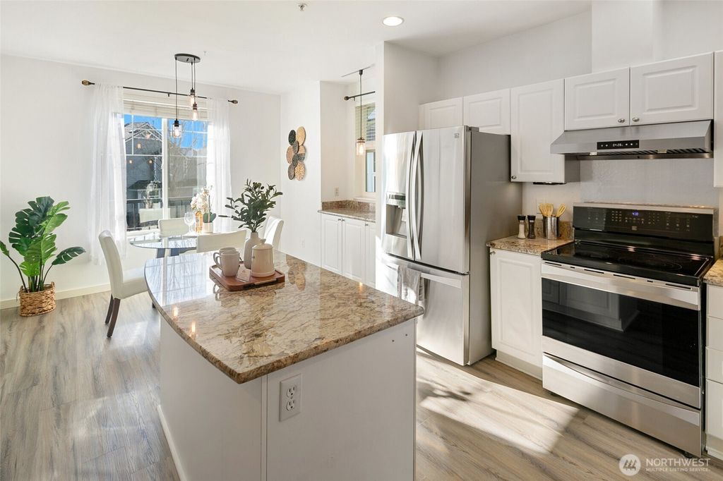 listing image 9368360190624235936