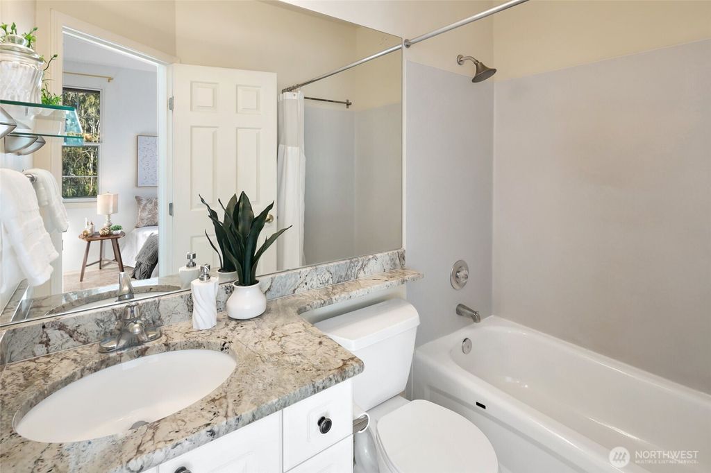 listing image 9366128264592640384