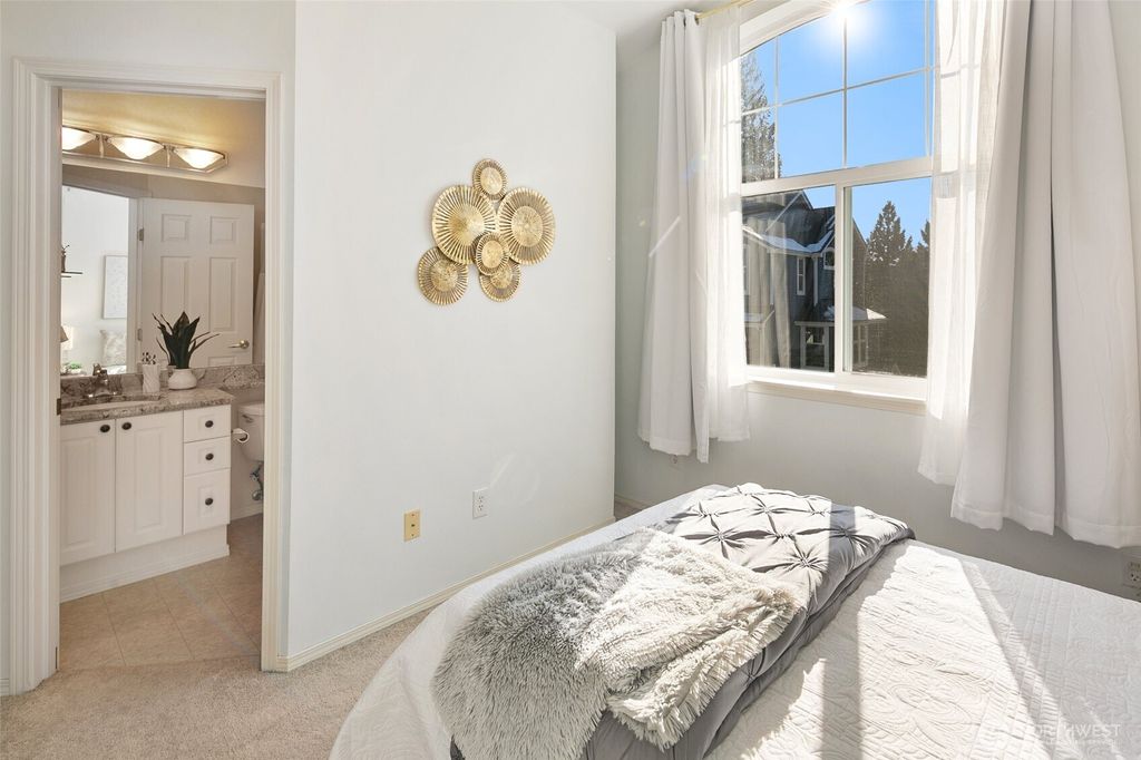 listing image 9360427272089713764