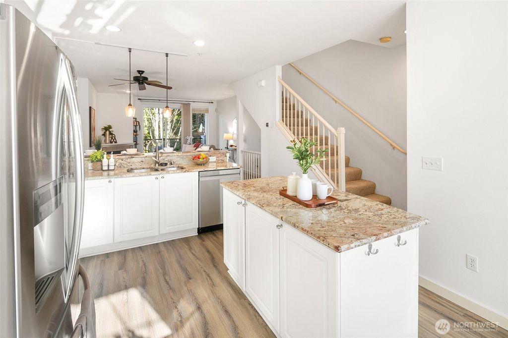 listing image 9362900174246648476
