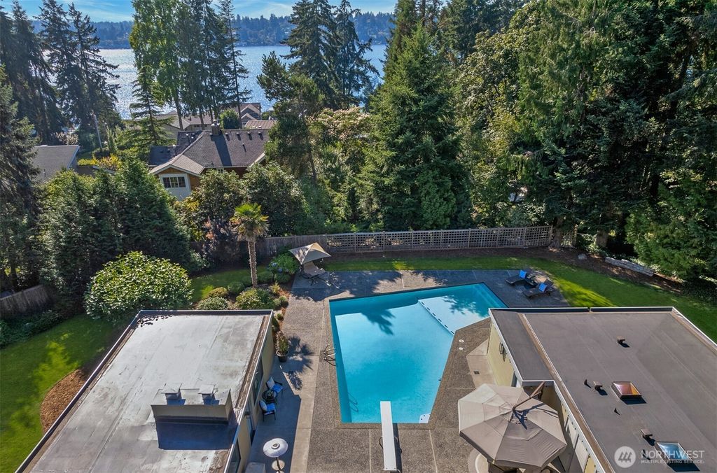 Photo of 6324 NE 130th Place, Kirkland, WA 98034 (MLS # 2375582)