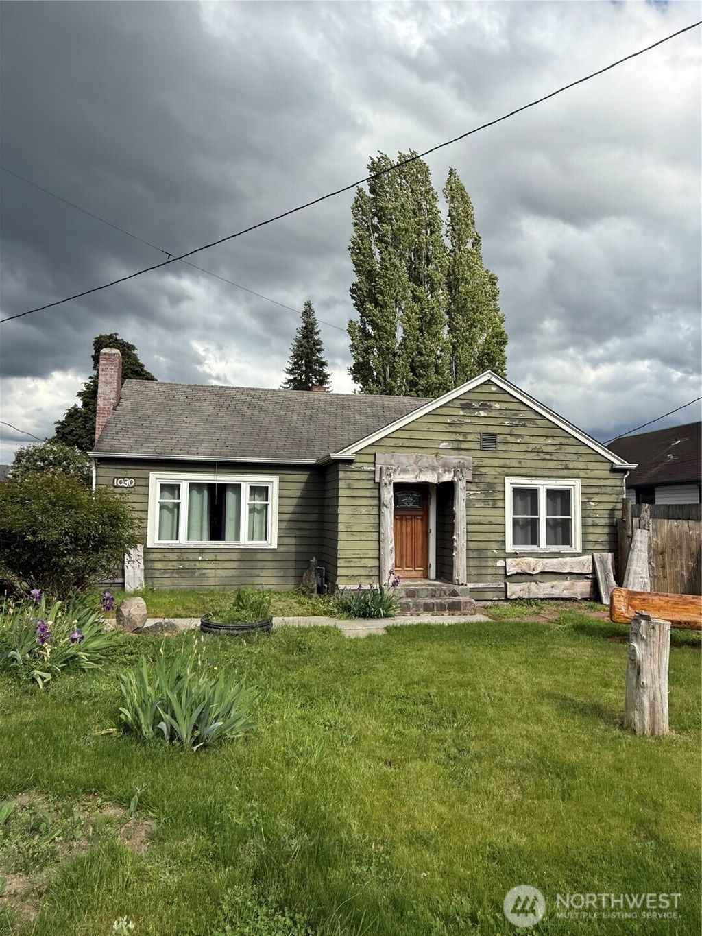 Photo of 1030 Beach Avenue, Marysville, WA 98270 (MLS # 2379674)