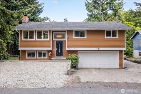 Photo of 3105 13th Street SW, Puyallup, WA 98373 (MLS # 2542468)
