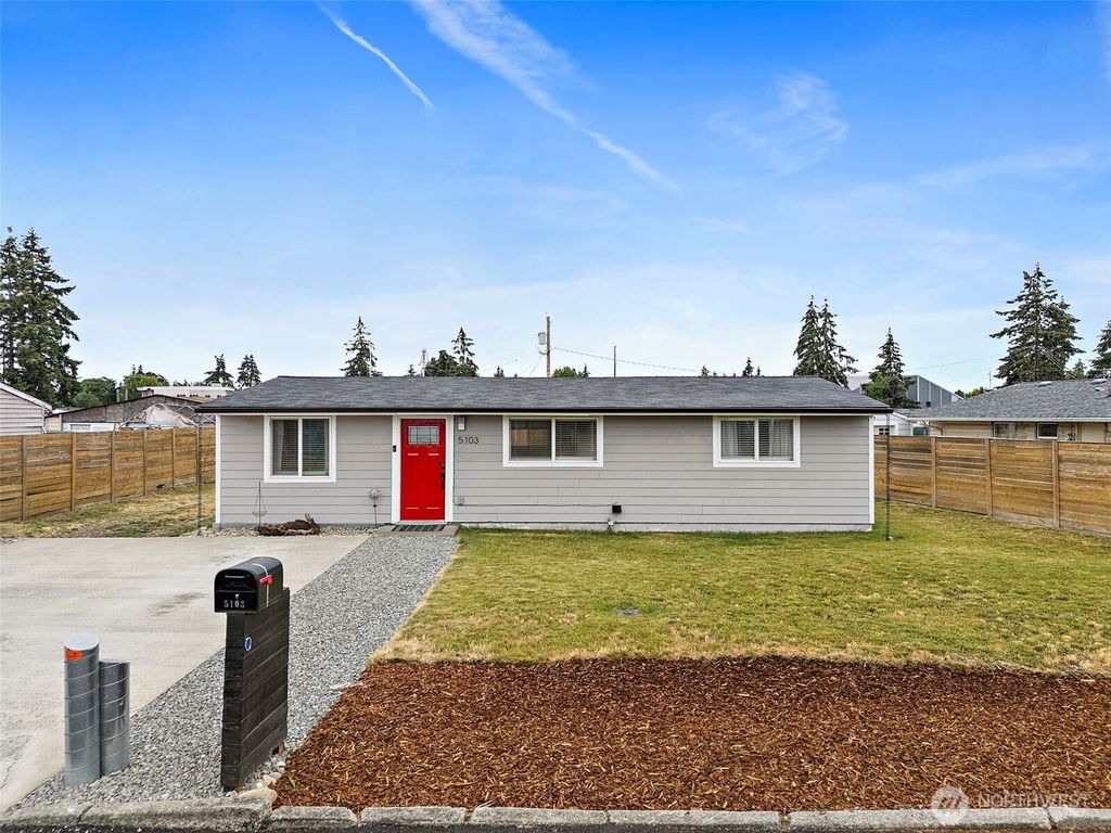 Photo of 5103 Filbert Lane SW, Lakewood, WA 98499 (MLS # 2547986)