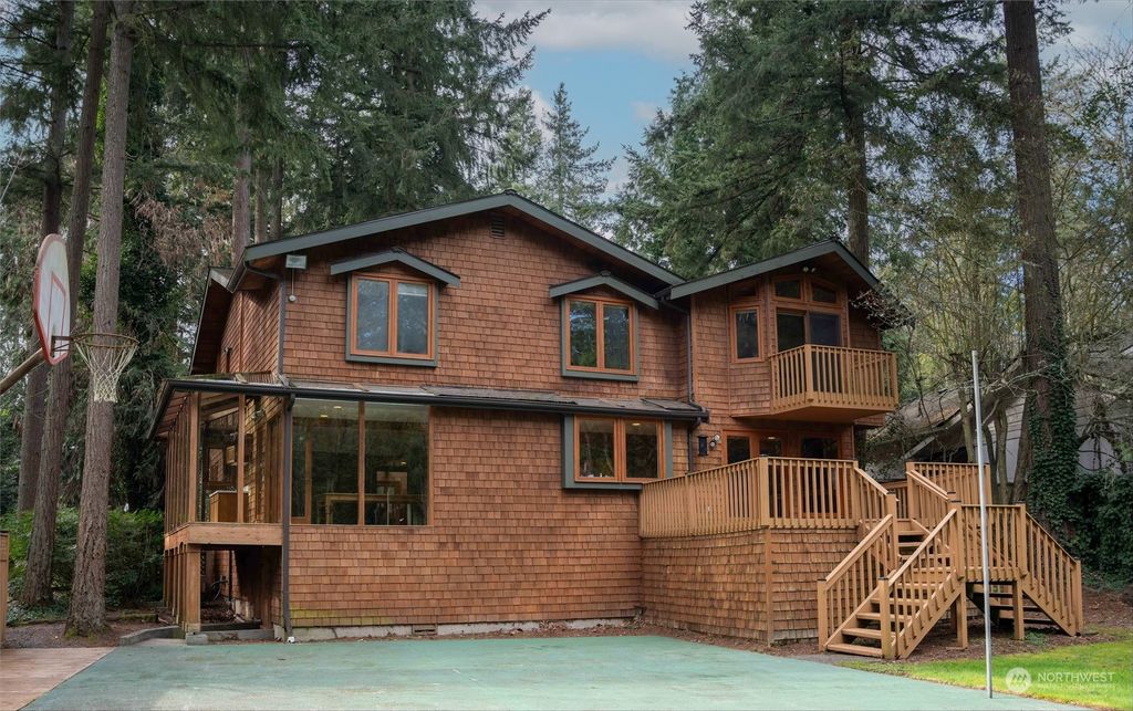 Photo of 12824 Holiday Drive NE, Kirkland, WA 98034 (MLS # 2200491)