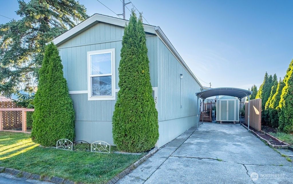 Photo of 225 NE Ernst St #25, Oak Harbor, WA 98277 (MLS # 2455345)