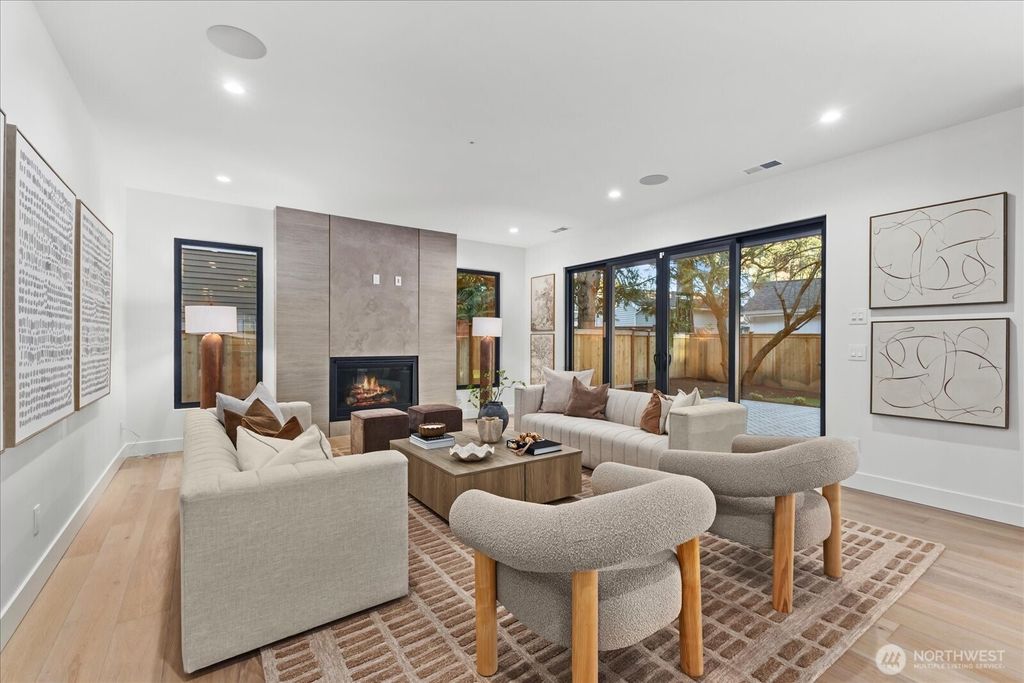 Photo of 1020 107th Avenue SE, Bellevue, WA 98004 (MLS # 2479530)