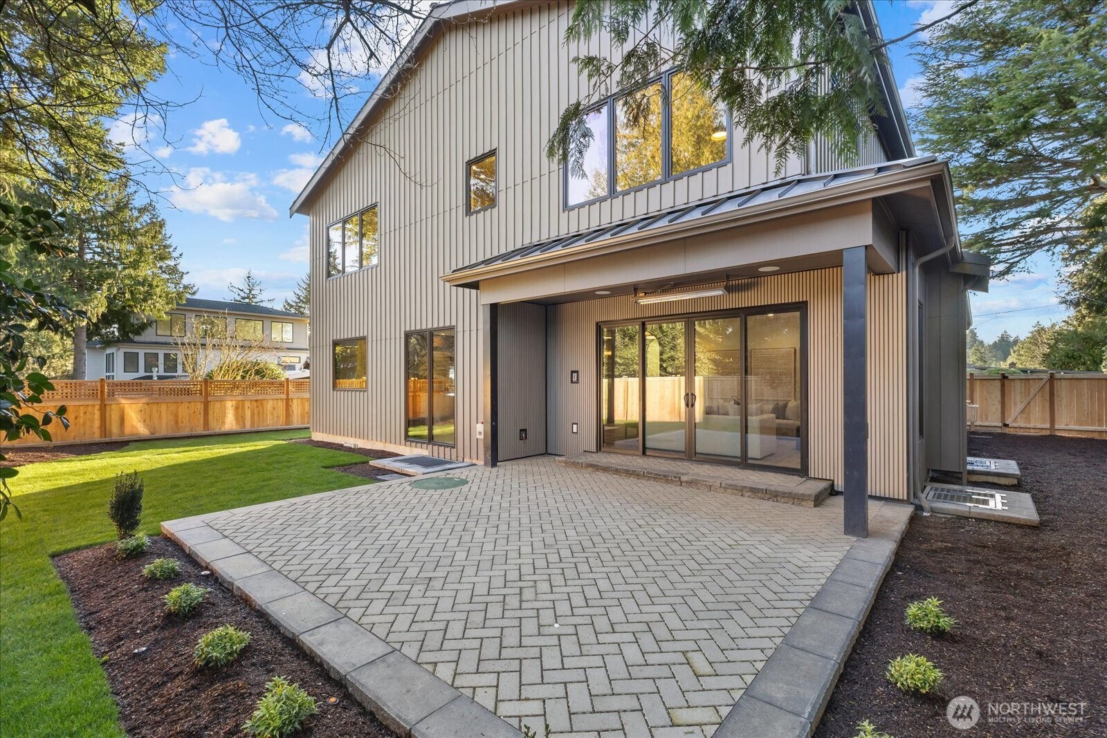 Bellevue, Washington, 98004, United States, 5 Bedrooms Bedrooms, ,5 BathroomsBathrooms,Residential,Active,2017452