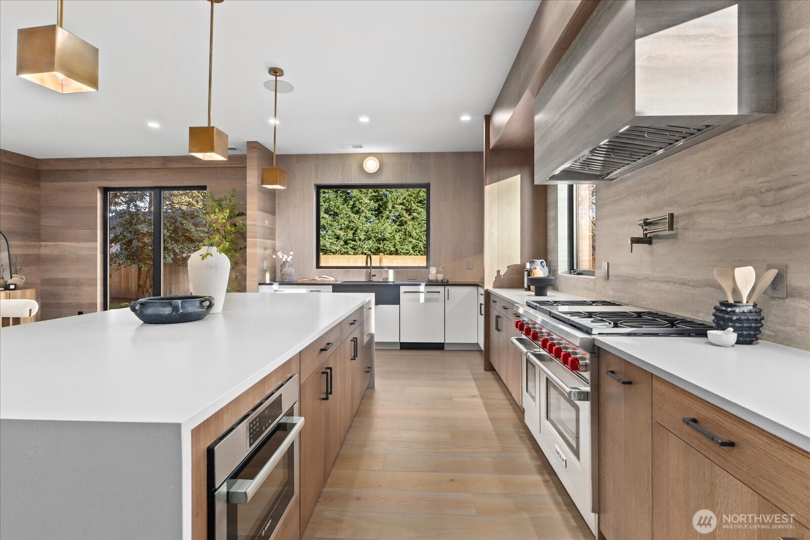 Bellevue, Washington, 98004, United States, 5 Bedrooms Bedrooms, ,5 BathroomsBathrooms,Residential,Active,2017452